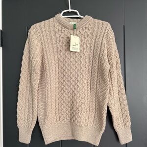 100% Wool Elegant Beige Cable Knit Crewneck Sweater